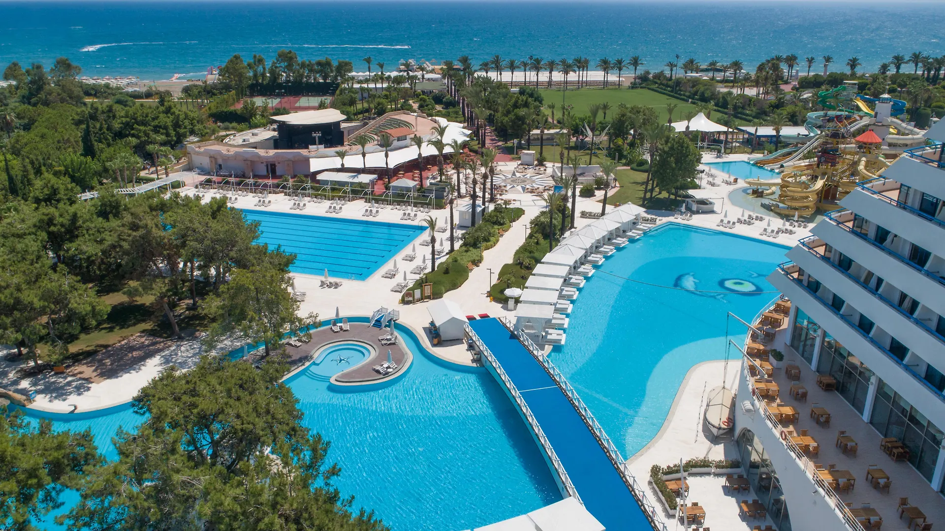 Resort Titanic Deluxe Lara Hotel Antalya