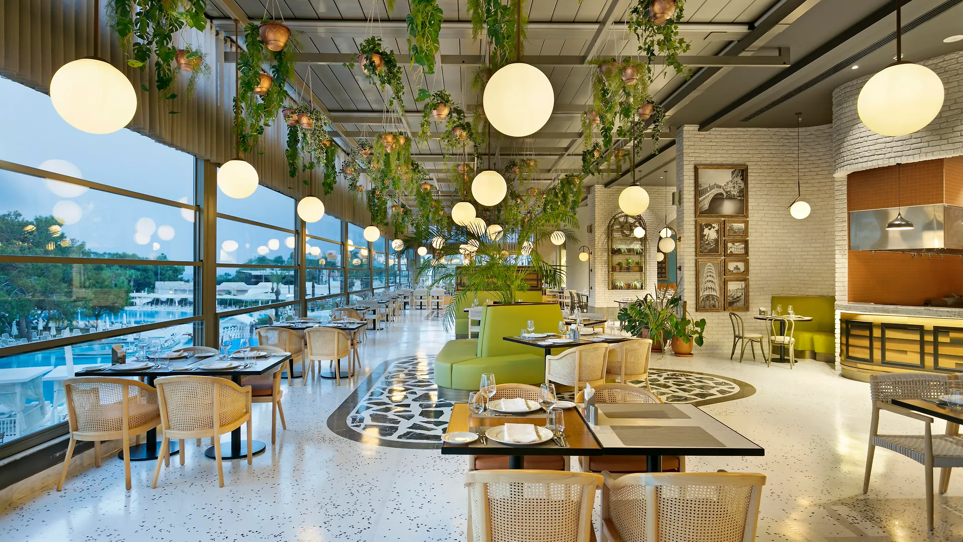 Titanic Deluxe Lara Hotel Antalya 5*,