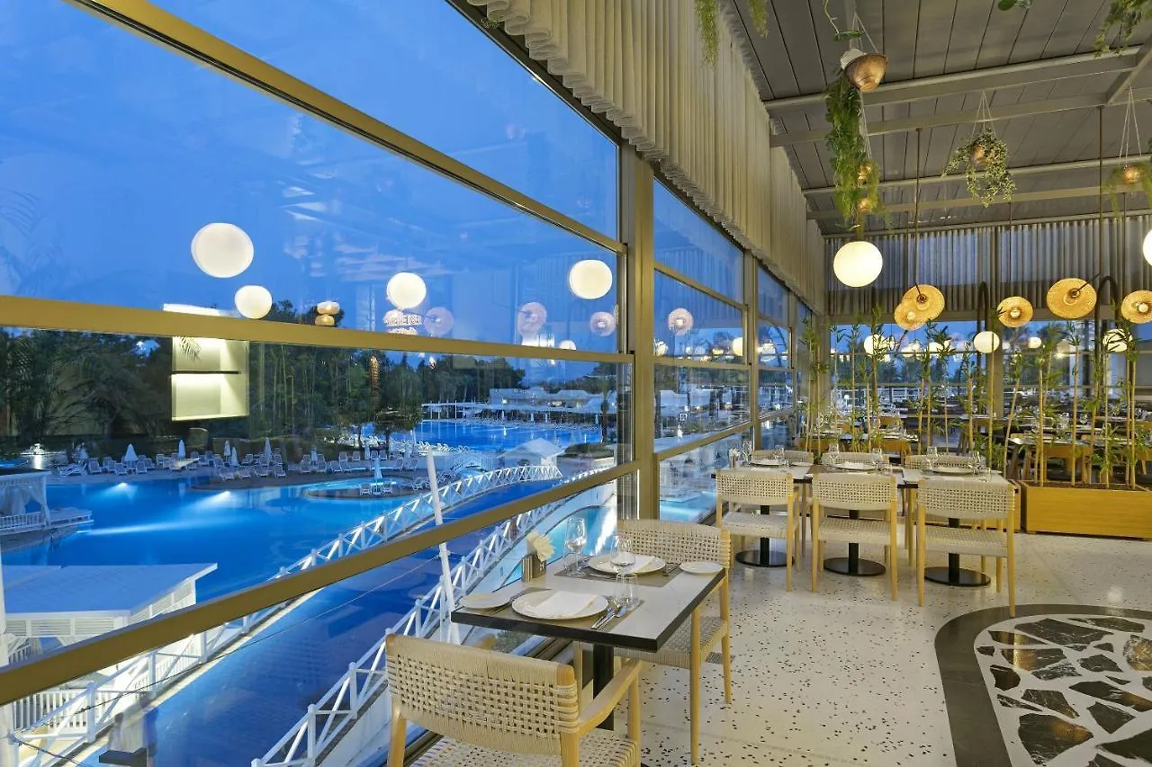 Titanic Deluxe Lara Hotel Antalya 5*,