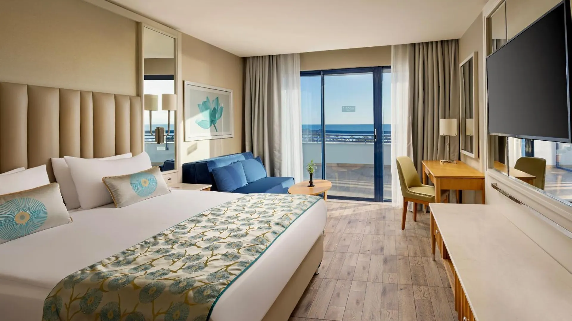 Titanic Deluxe Lara Hotel Antalya 5*,