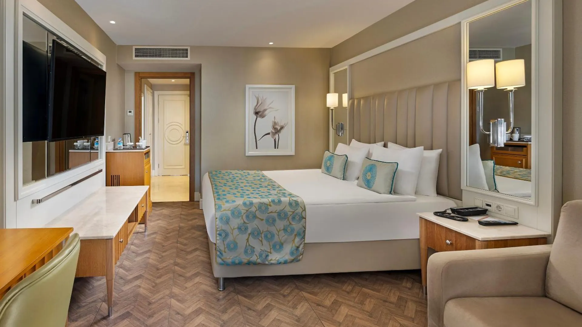 Resort Titanic Deluxe Lara Hotel Antalya
