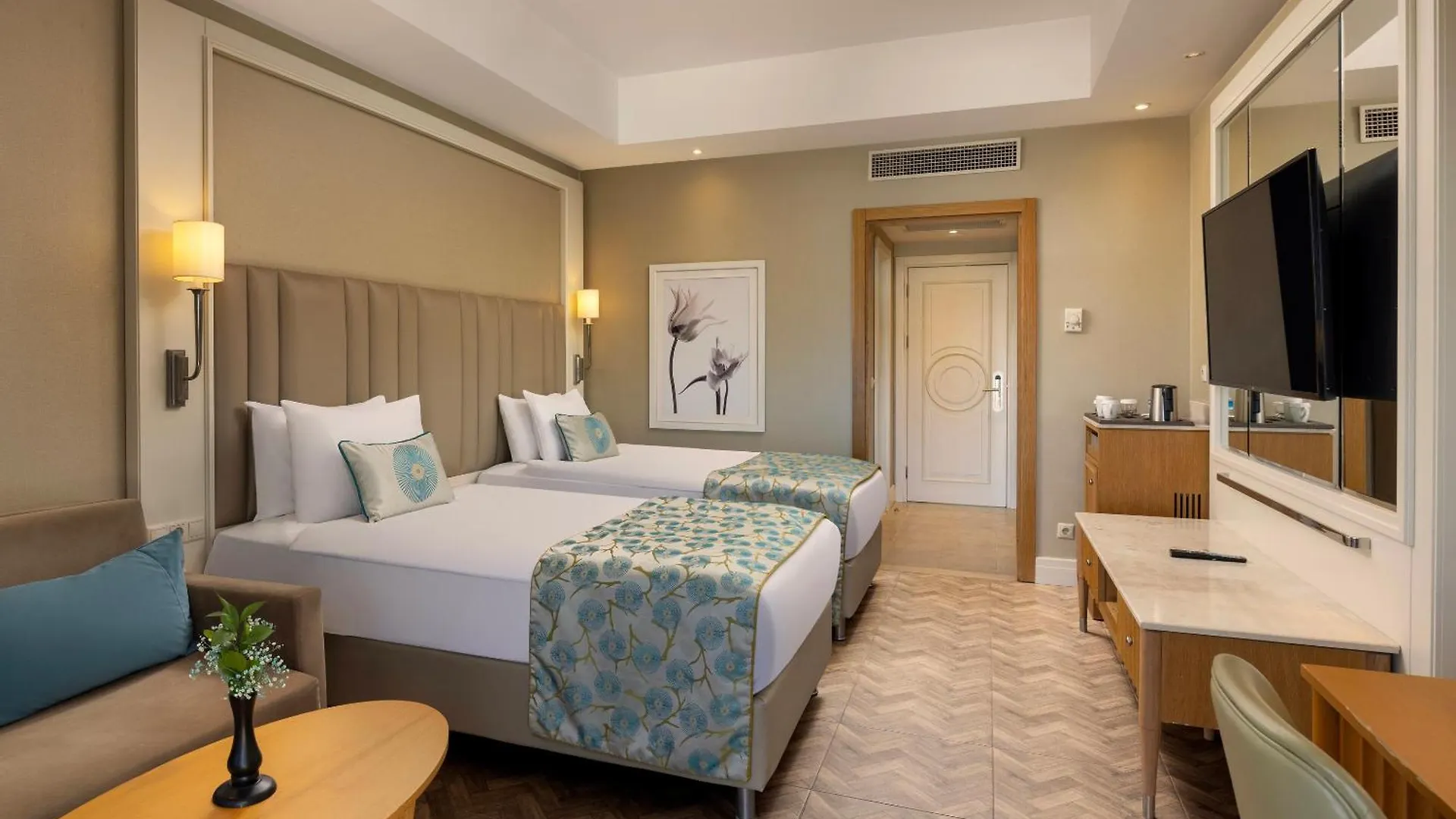 Titanic Deluxe Lara Hotel Antalya 5*,