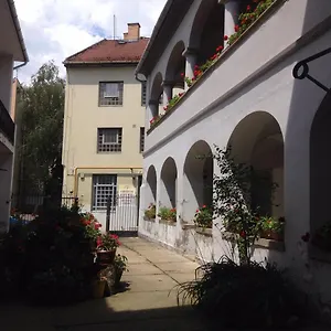 foglaljon itt