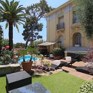 Otel Petit Palais Nice