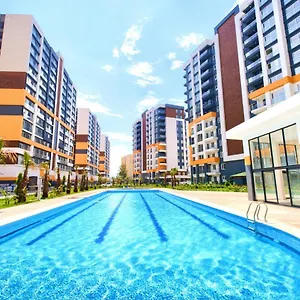 1207 By Newinn Apartment