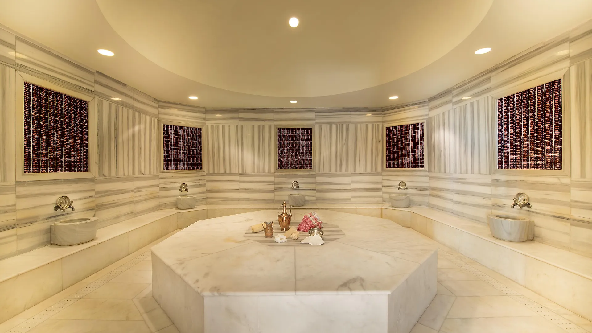 Resort Hotel Titanic Deluxe Lara Antalia